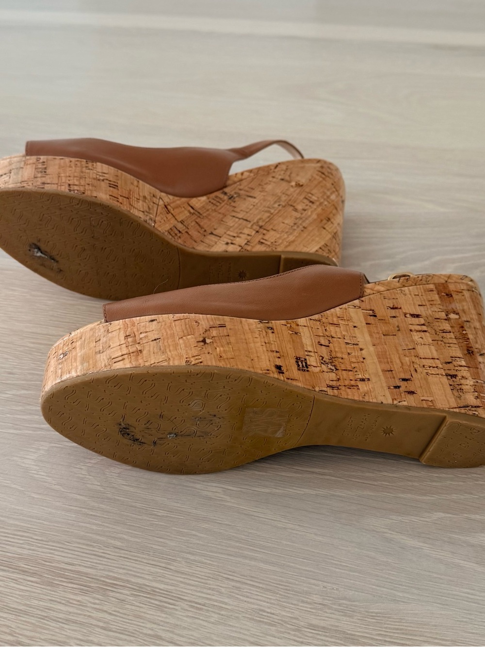 Stuart Weitzman Tan Cork Wedge Slingback Sandals 9.5 never worn - Picture 5 of 7
